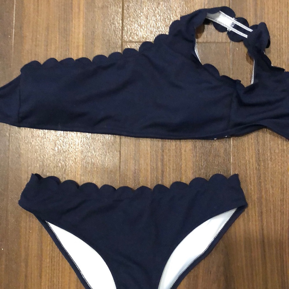 One shoulder bikini